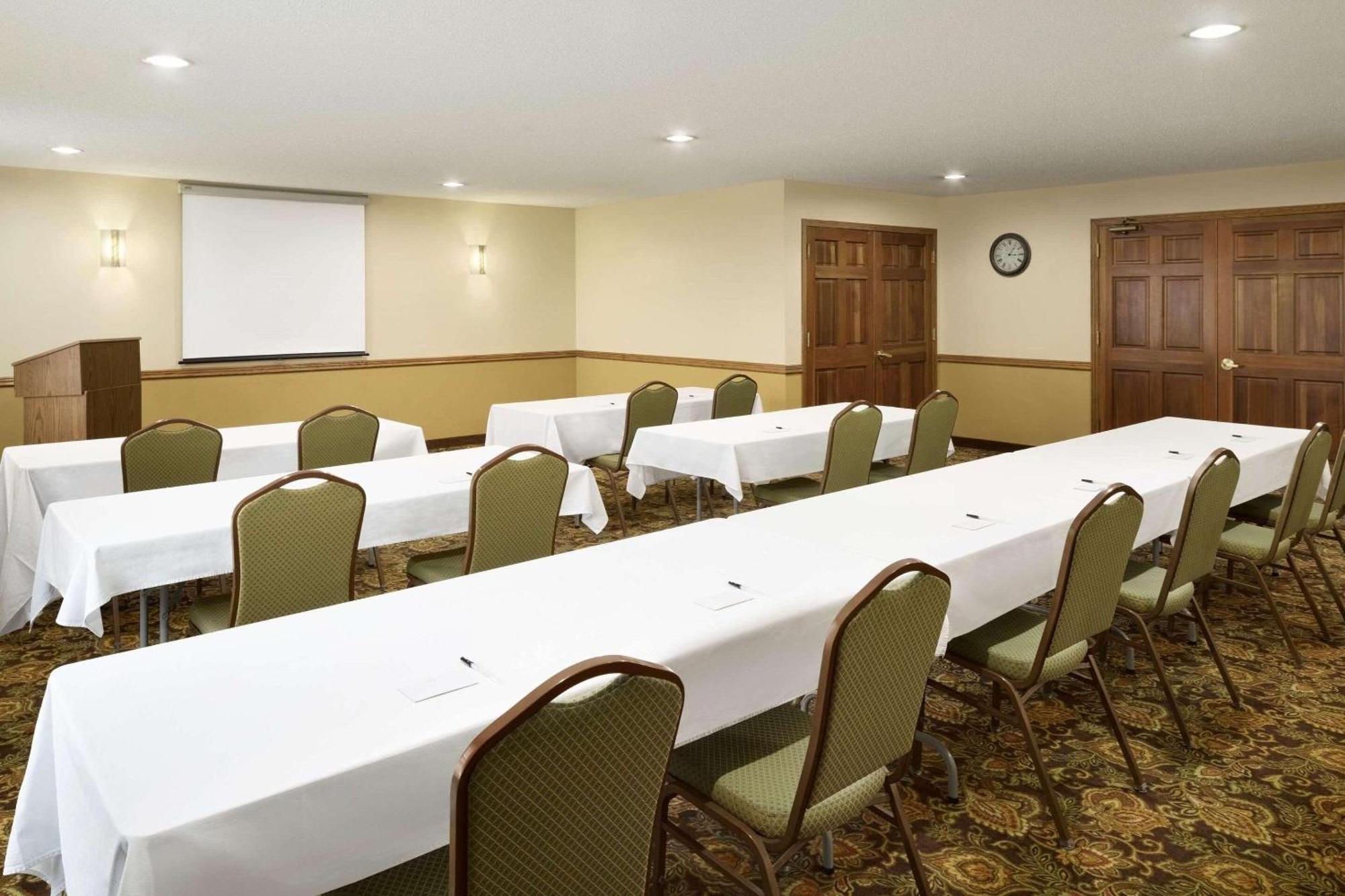 Country Inn & Suites By Radisson, Grinnell, Ia Ngoại thất bức ảnh